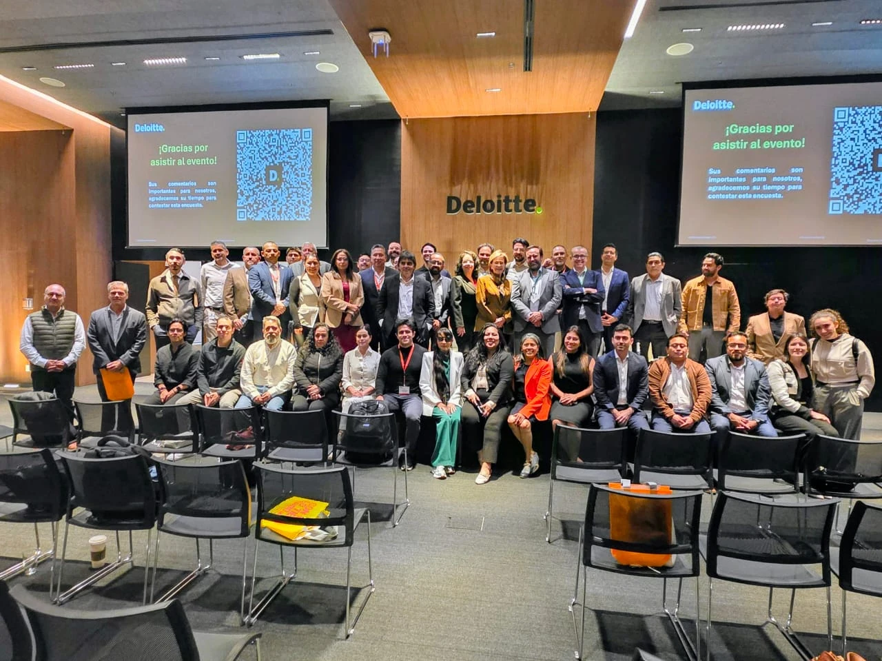 Fotografía de las personas de la comunidad que participaron en el OpenHealth Summit.